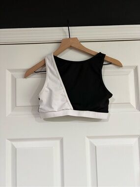 Amazon Essentials Black and White One-Shoulder Sports Bra